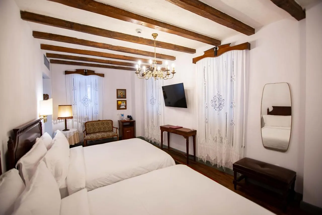 Vila Ebel Hotel Pool & Spa Korce