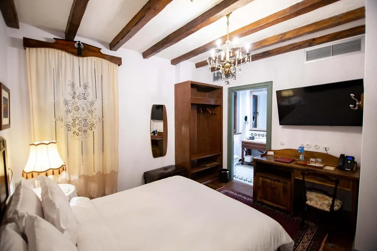 Vila Ebel Hotel Pool & Spa Korce 5*,  Albania