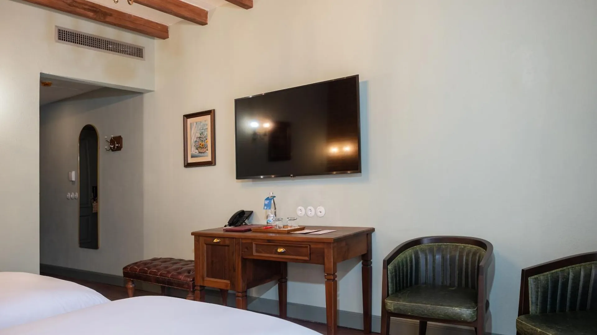 Vila Ebel Hotel Pool & Spa Korça 5*,  Albánia