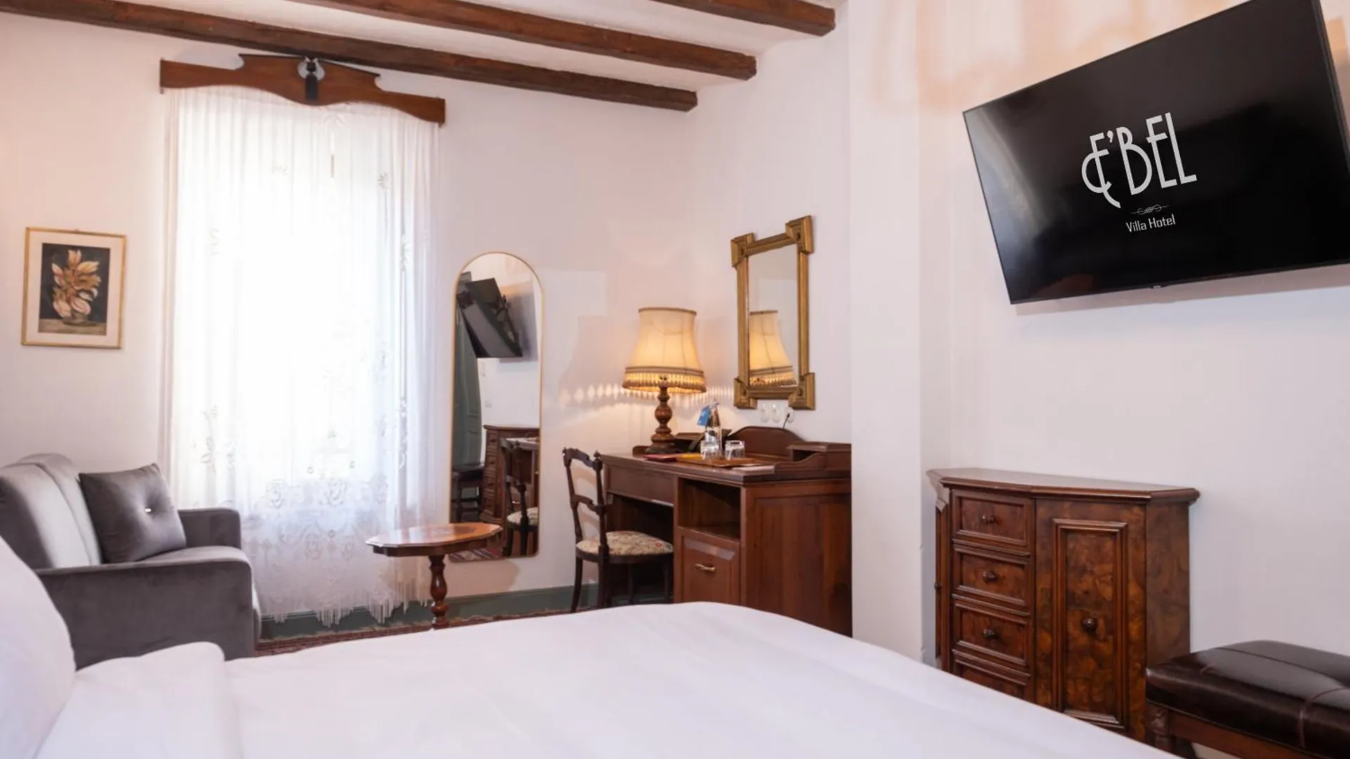 Vila Ebel Hotel Pool & Spa 科尔察 阿尔巴尼亚
