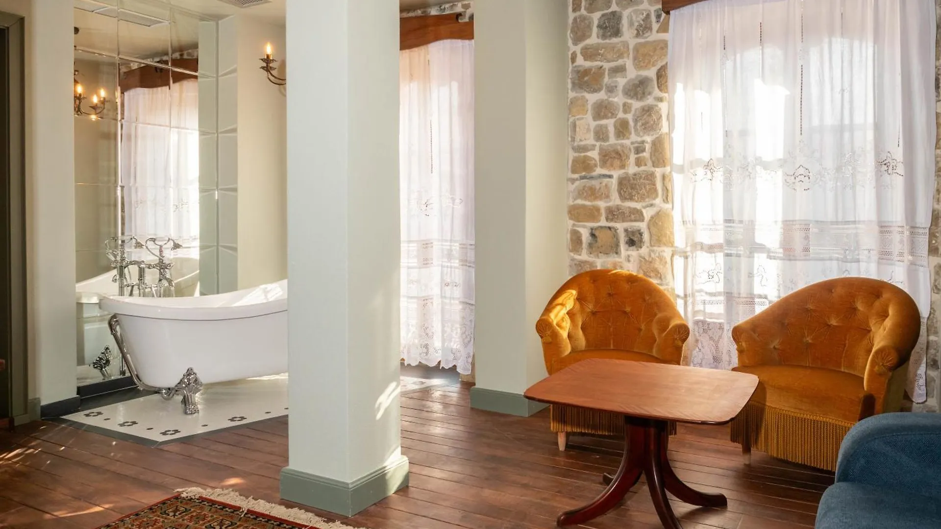 Vila Ebel Hotel Pool & Spa Korce