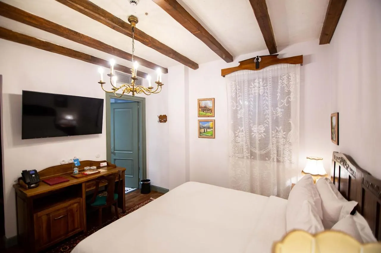 Vila Ebel Hotel Pool & Spa Korce Albanien