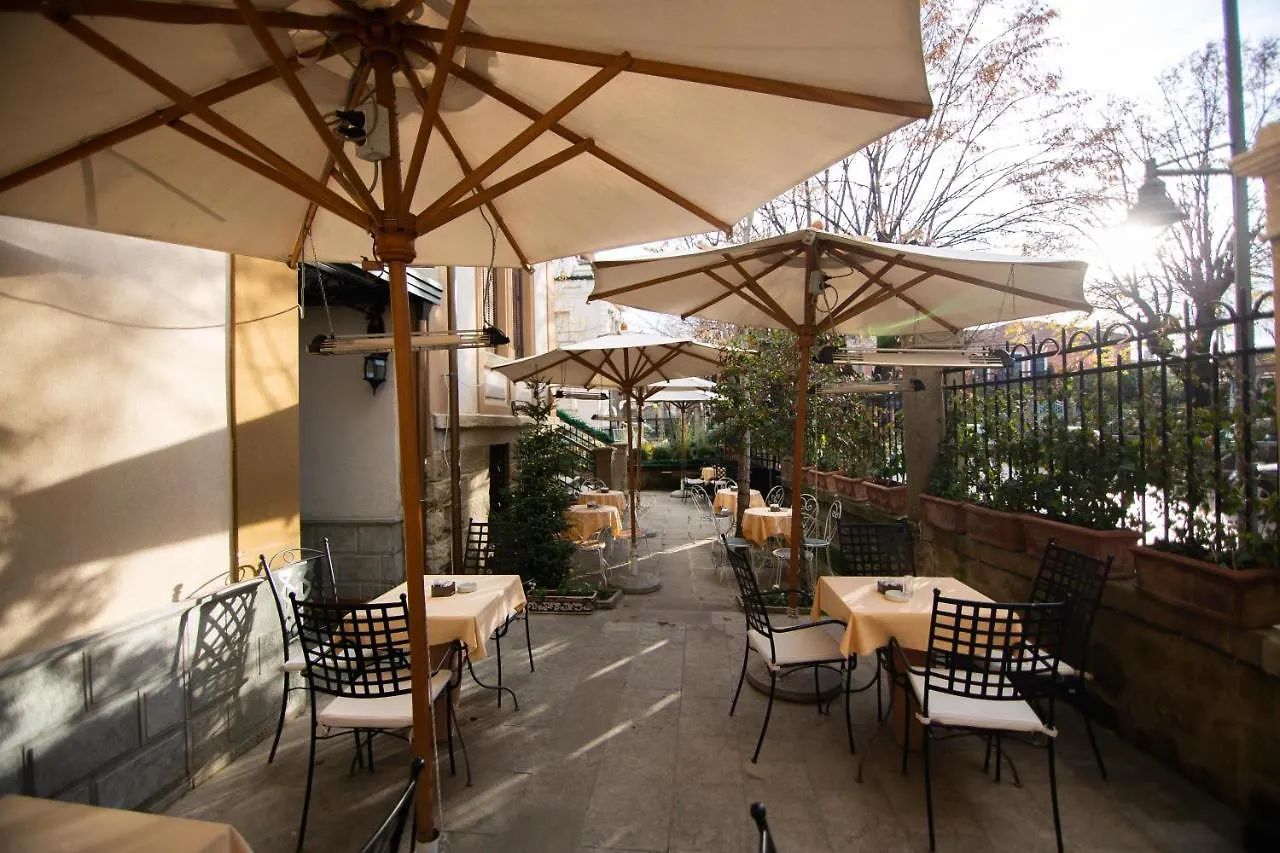 Vila Ebel Hotel Pool & Spa Korce