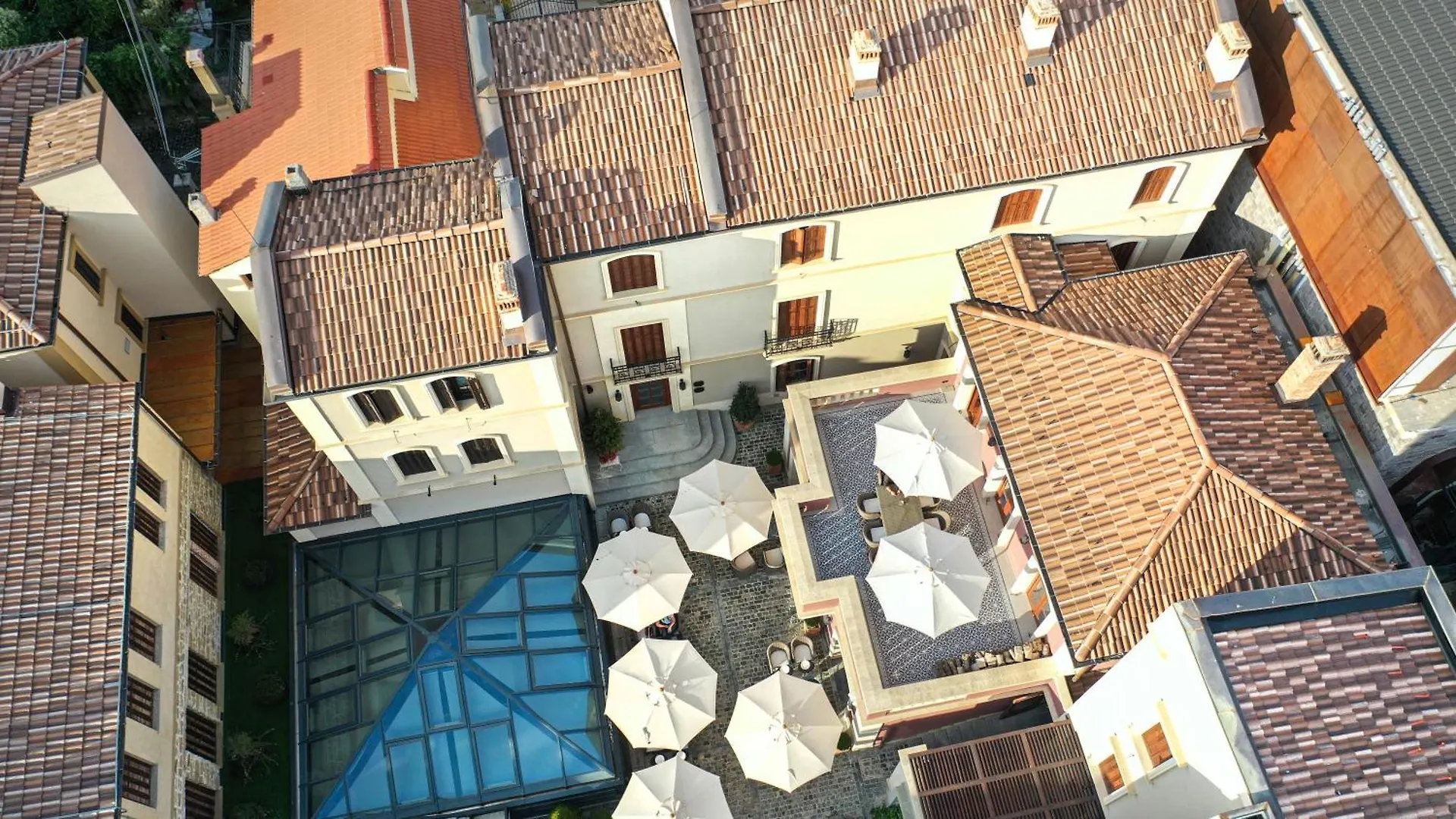 Vila Ebel Hotel Pool & Spa Korce