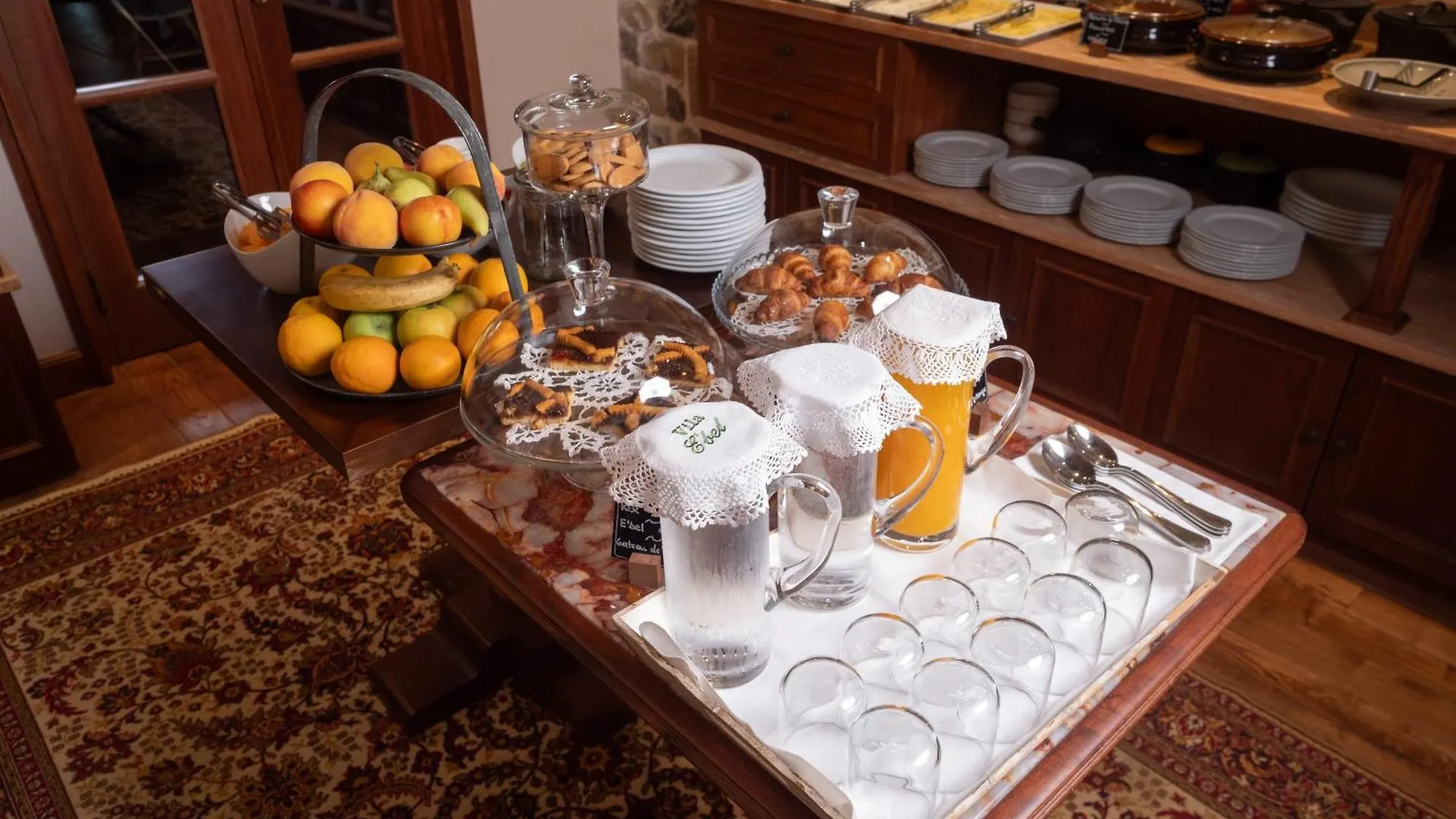Vila Ebel Hotel Pool & Spa Korce