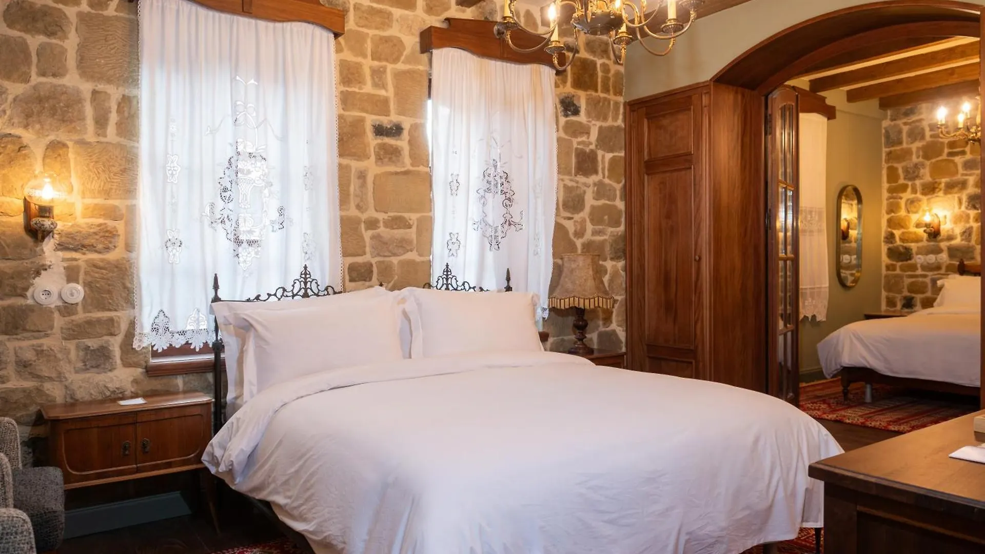 Vila Ebel Hotel Pool & Spa Korce