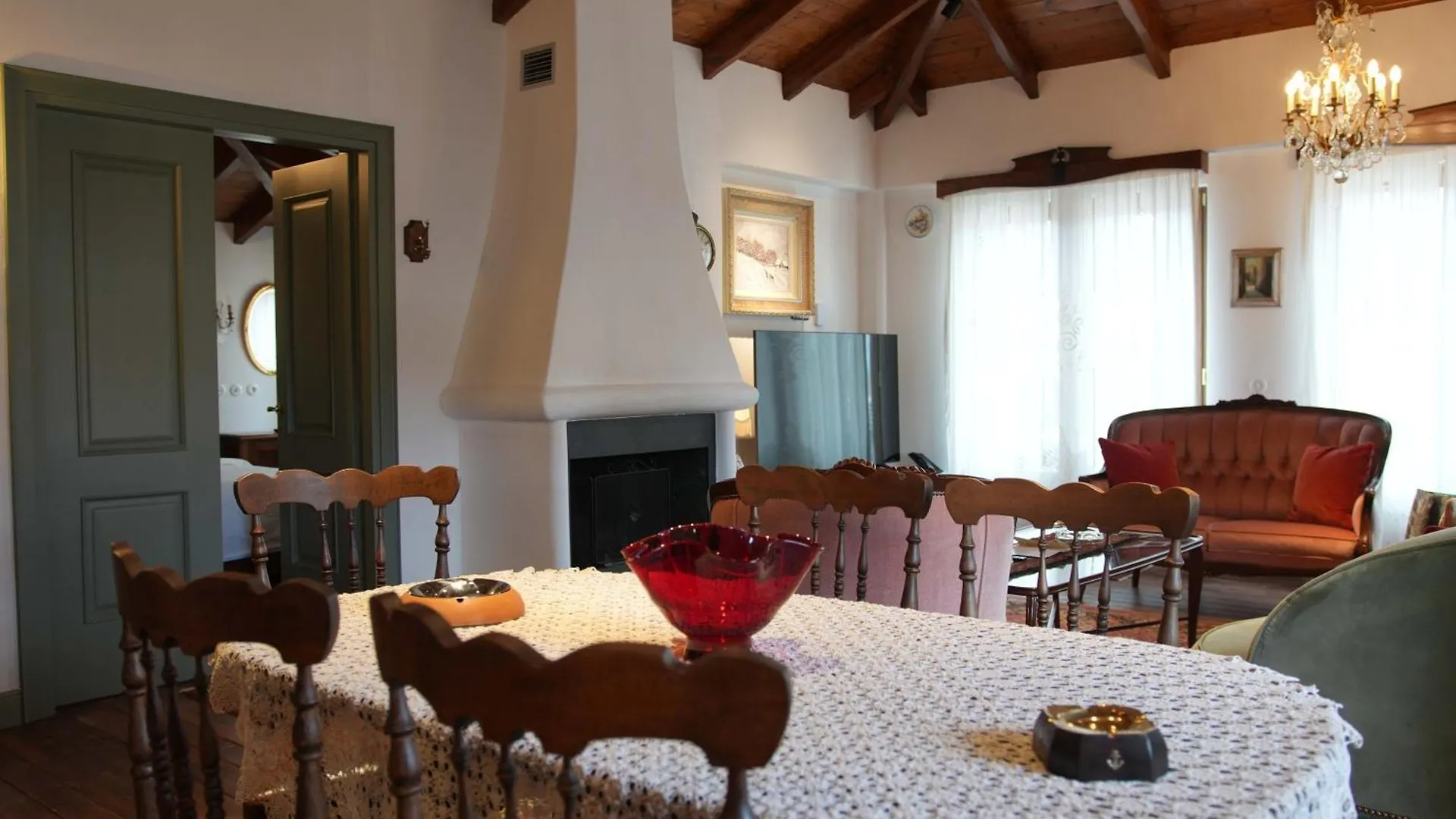Vila Ebel Hotel Pool & Spa Korce 5*,  Albanien